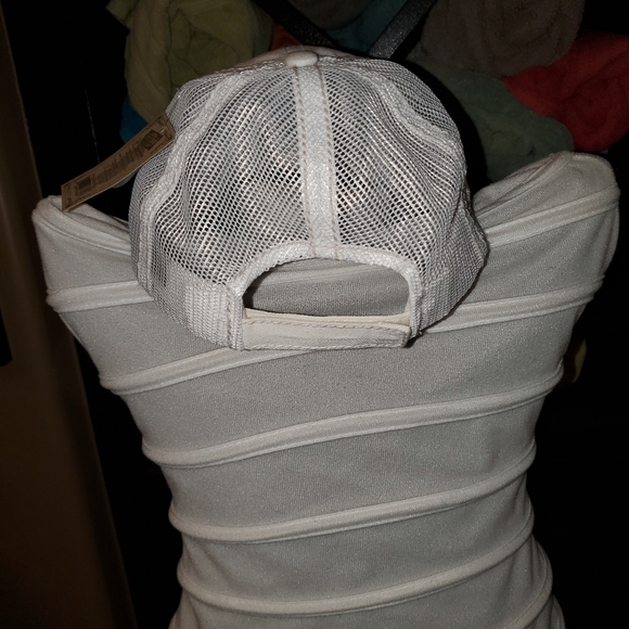 K Bethos vintage distressed stylish cap " Beach please". - Picture 4 of 5